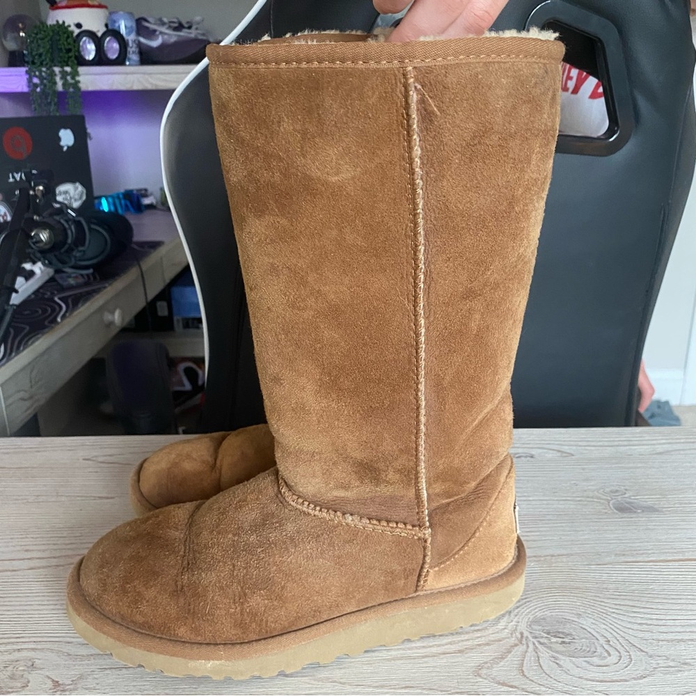 UGG Women’s Classic Tall Boot Chestnut Color🤎